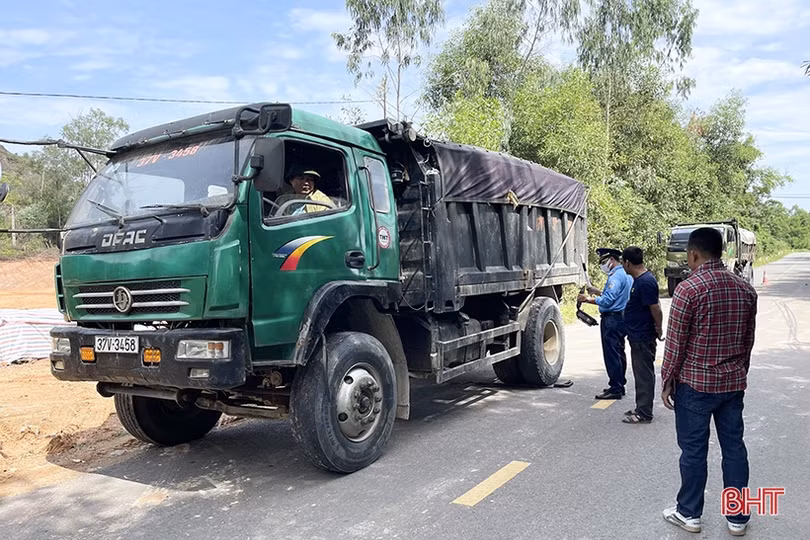 Hà Tĩnh xử phạt 2.692 trường hợp vi phạm ATGT trong tháng 7