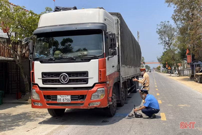 Hà Tĩnh quyết liệt xử lý vấn nạn xe chở quá khổ, quá tải