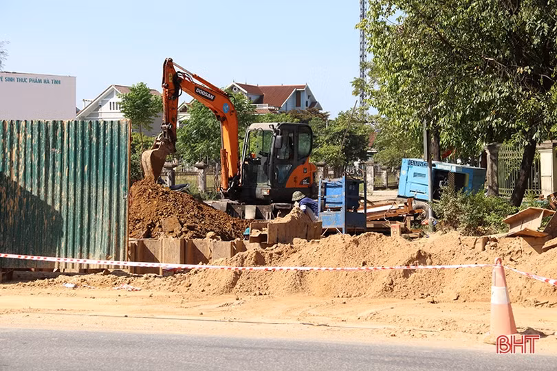 Cần đẩy nhanh tiến độ công trình thu gom và xử lý nước thải ở TX Kỳ Anh 