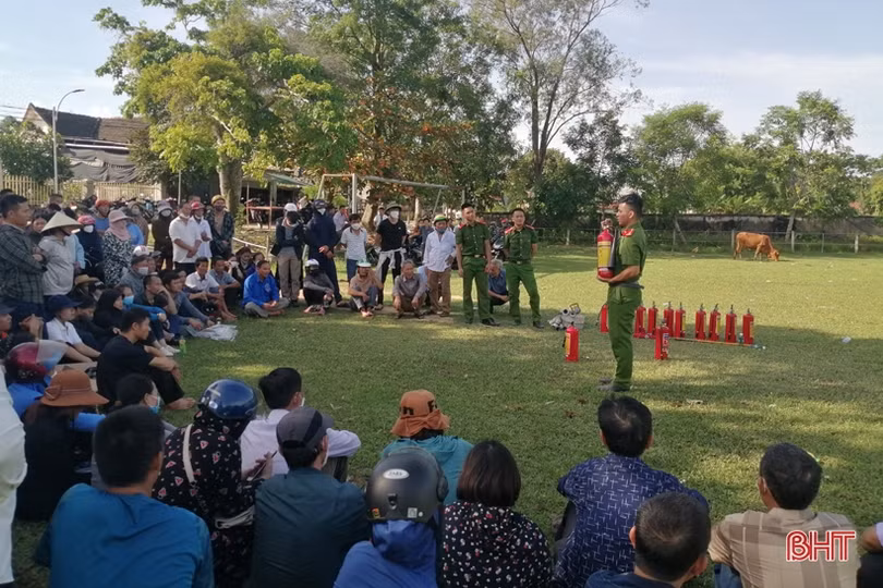 Trang bị kỹ năng phòng, chống cháy nổ cho người dân Hương Sơn