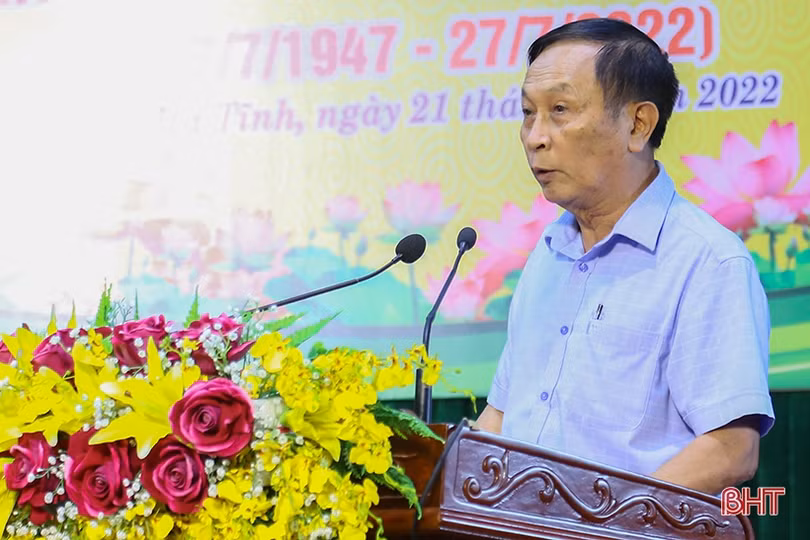 Thành phố Hà Tĩnh tổ chức gặp mặt, tặng quà cho người có công với cách mạng