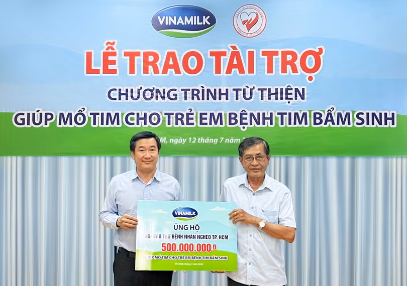 Vinamilk ủng hộ 500 triệu đồng cho các bệnh nhi nghèo mổ tim năm 2022