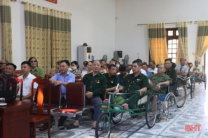 Lãnh đạo tỉnh tặng quà tại các cơ sở điều dưỡng thương bệnh binh ở Nghệ An