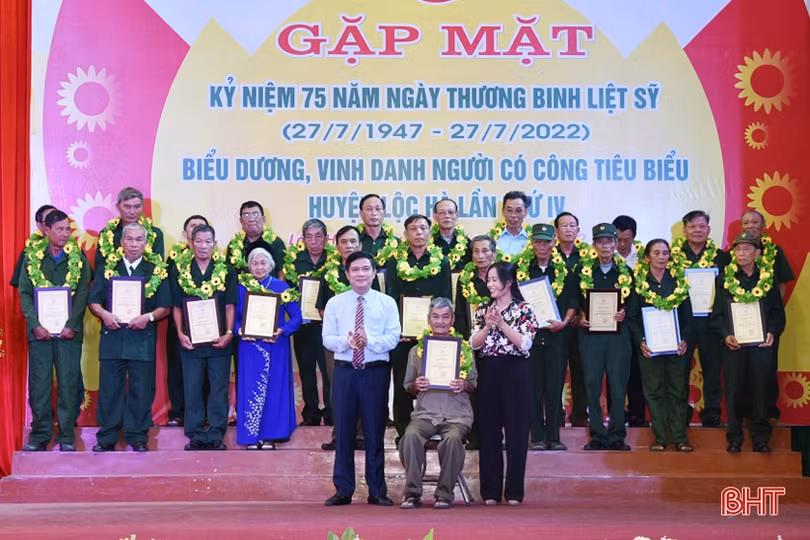 Các địa phương biểu dương, khen thưởng người có công tiêu biểu