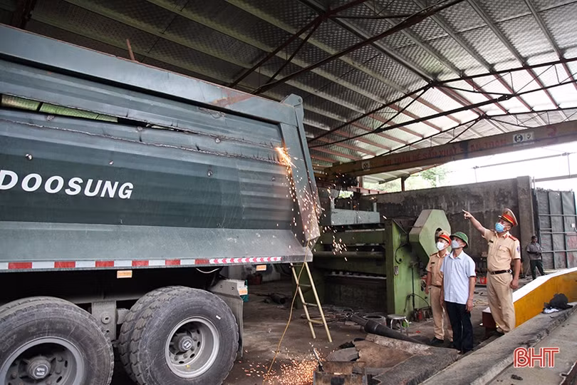 Hà Tĩnh quyết liệt xử lý vấn nạn xe chở quá khổ, quá tải