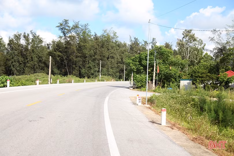 Vì sao trên đường ven biển đoạn xã Thịnh Lộc hay xảy ra tai nạn nghiêm trọng?