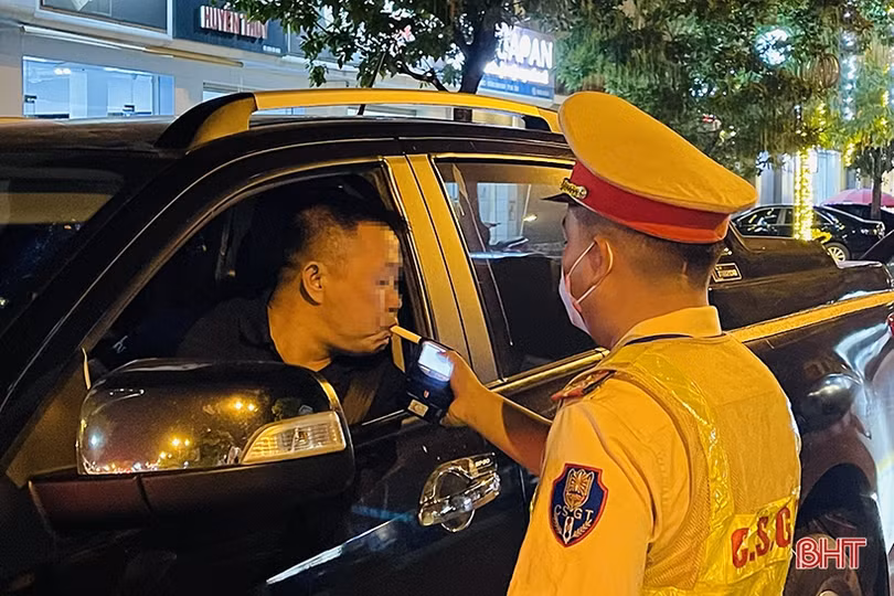 Hà Tĩnh xử phạt 2.692 trường hợp vi phạm ATGT trong tháng 7