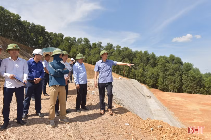 Rà soát từng dự án, xây dựng giải pháp đẩy nhanh tiến độ giải ngân vốn đầu tư công ở Hương Khê