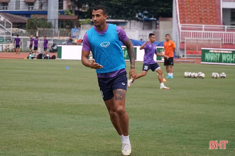 Hồng Lĩnh Hà Tĩnh “tính bài” khi tiếp dàn sao của đội bóng Thủ đô