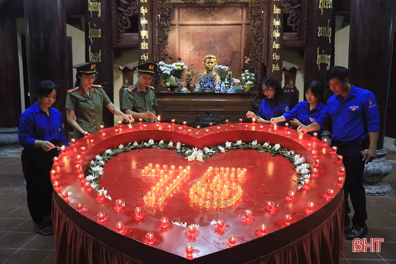 Tuổi trẻ Hà Tĩnh thắp nến tri ân Anh hùng liệt sỹ Lý Tự Trọng