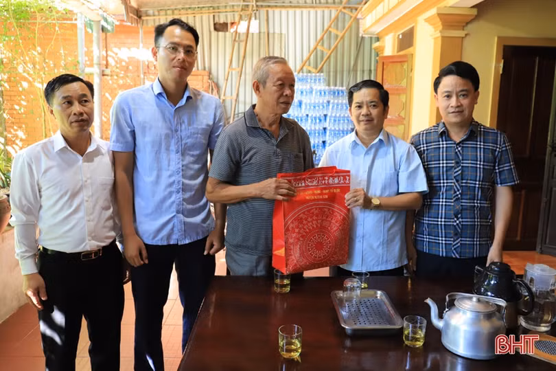 Khởi công xây nhà ở cho hộ chính sách ở Hương Sơn