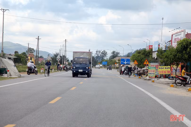 Vì sao trên đường ven biển đoạn xã Thịnh Lộc hay xảy ra tai nạn nghiêm trọng?