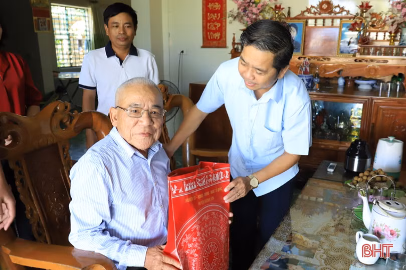 Khởi công xây nhà ở cho hộ chính sách ở Hương Sơn