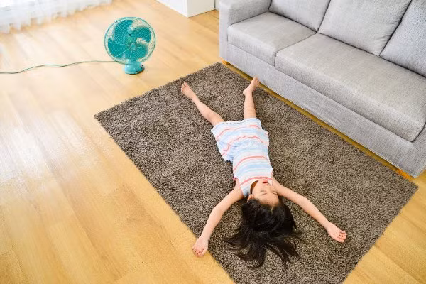 Sử dụng quạt đúng cách khi ngủ để không hại phổi trẻ