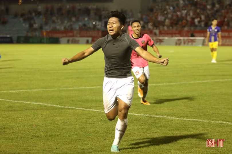 Dàn sao Hà Nội FC nhọc nhằn vượt qua Hồng Lĩnh Hà Tĩnh