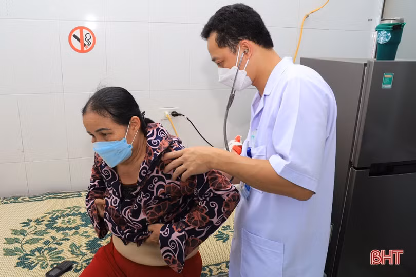 Hơn 200 đối tượng chính sách ở Hương Sơn được khám bệnh miễn phí