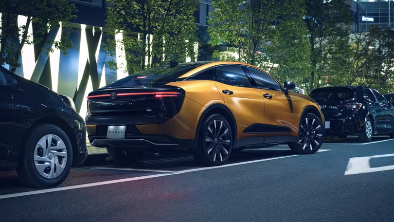 Chi tiết Toyota Crown Crossover tại Nhật Bản, giá từ 31.000 USD