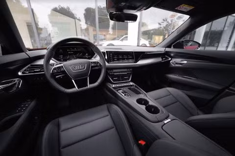 Siêu xe chạy điện Audi e-tron GT chính thức ra mắt tại Việt Nam