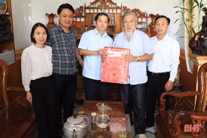 Khởi công xây nhà ở cho hộ chính sách ở Hương Sơn