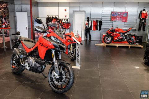 Giá bán hơn 600 triệu đồng, Ducati Multistrada V2S 2022 có gì đặc biệt?