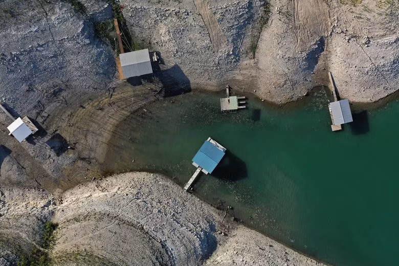 Hình ảnh hạn hán nghiêm trọng ở nhiều nơi trên thế giới