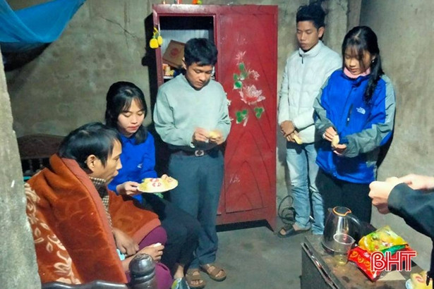 Niềm vui đầu năm của người phụ nữ nghèo khó