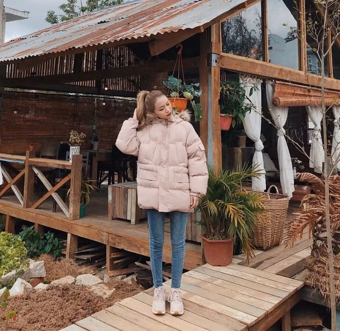 Trời rét đậm, học cách mix áo phao đại hàn cực chuẩn để không bị mất dáng