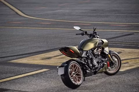 Ducati Diavel 1260 Lamborghini sắp về Việt Nam
