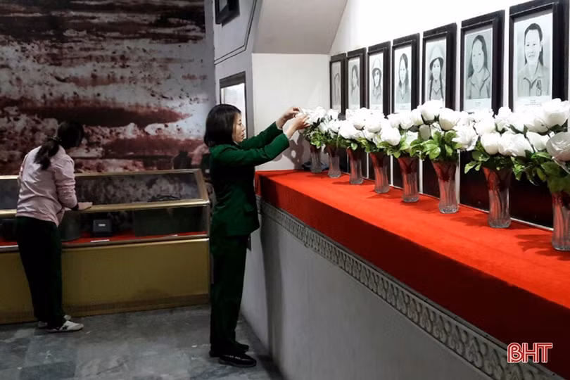 Ngã ba Đồng Lộc thu hút du khách trong ngày đầu năm mới