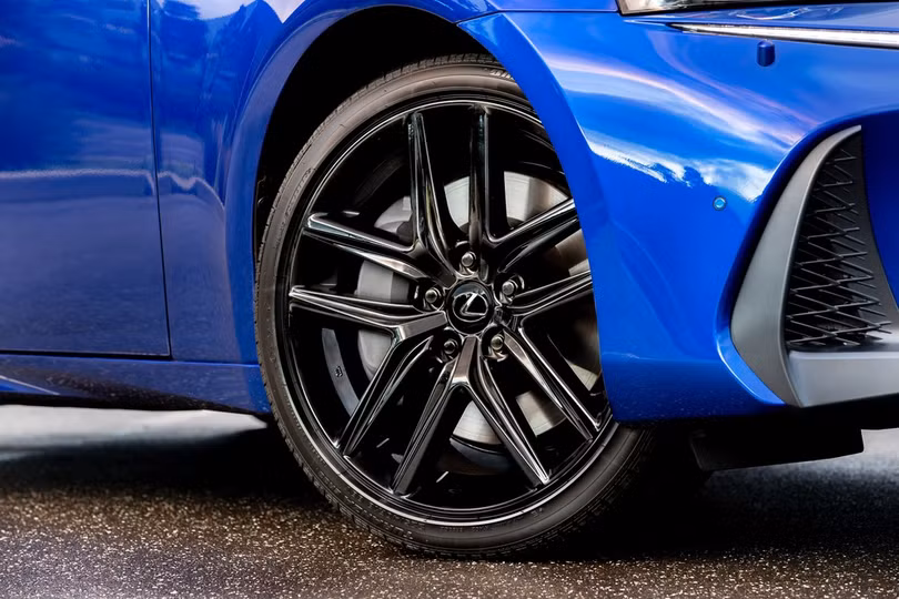 Lexus IS 300 và 350 ra mắt phiên bản đặc biệt, giới hạn 150 chiếc