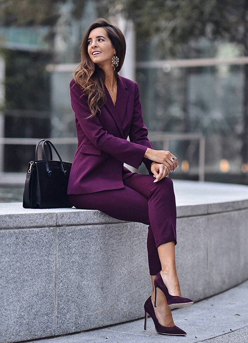 Ý nghĩa của màu sắc trang phục