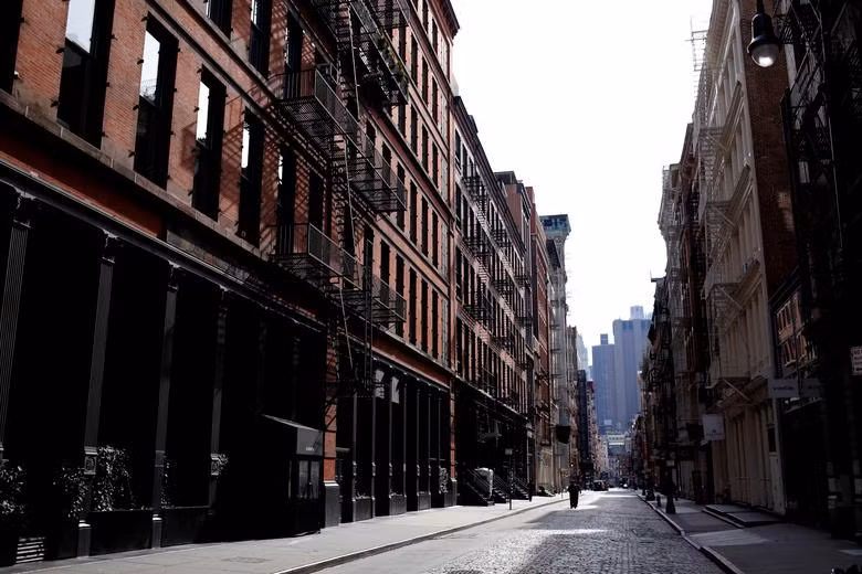 “Thành phố không bao giờ ngủ” của Mỹ vắng lặng vì dịch Covid-19