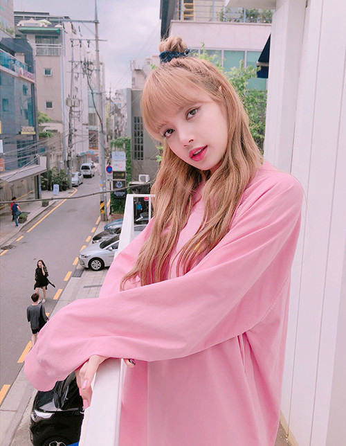 Ý nghĩa của màu sắc trang phục