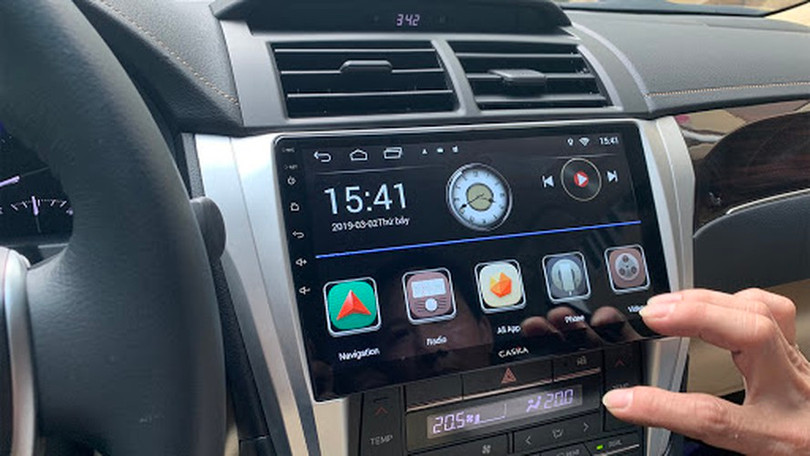 Bất ngờ khi màn hình cảm ứng trên ôtô làm gia tăng các vụ tai nạn