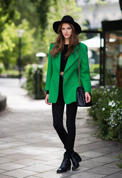 Ý nghĩa của màu sắc trang phục