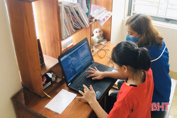 Tuổi trẻ Thành Sen chia nhóm nhỏ hoạt động tình nguyện ngày thứ 7