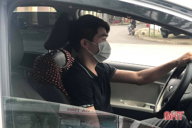 Người dân Hà Tĩnh đeo khẩu trang nơi công cộng phòng tránh dịch Covid-19