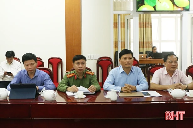 Nghiên cứu chính sách tích tụ ruộng đất, tháo gỡ khó khăn và đồng hành cùng doanh nghiệp