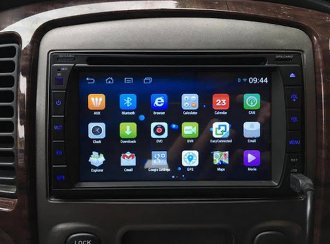 Bất ngờ khi màn hình cảm ứng trên ôtô làm gia tăng các vụ tai nạn