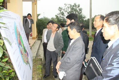 Nhân dân xã Tùng Ảnh xem xét và đóng góp ý kiến chỉnh sửa quy hoạch