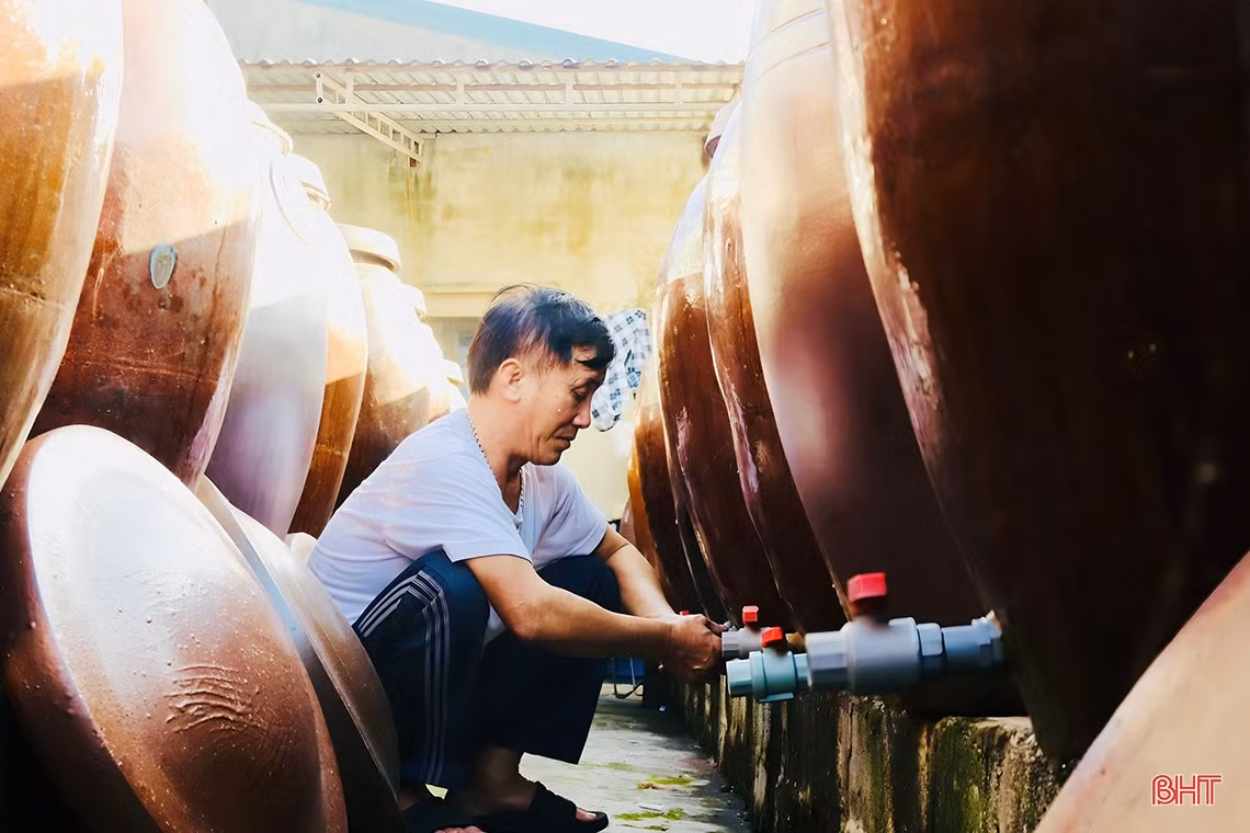 Các cơ sở chế biến hải sản ở Hà Tĩnh hối hả “gom” hàng tết