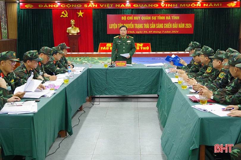 Đại tá Ngô Nam Cường đánh giá cao công tác luyện tập của các đơn vị Bộ CHQS tỉnh.