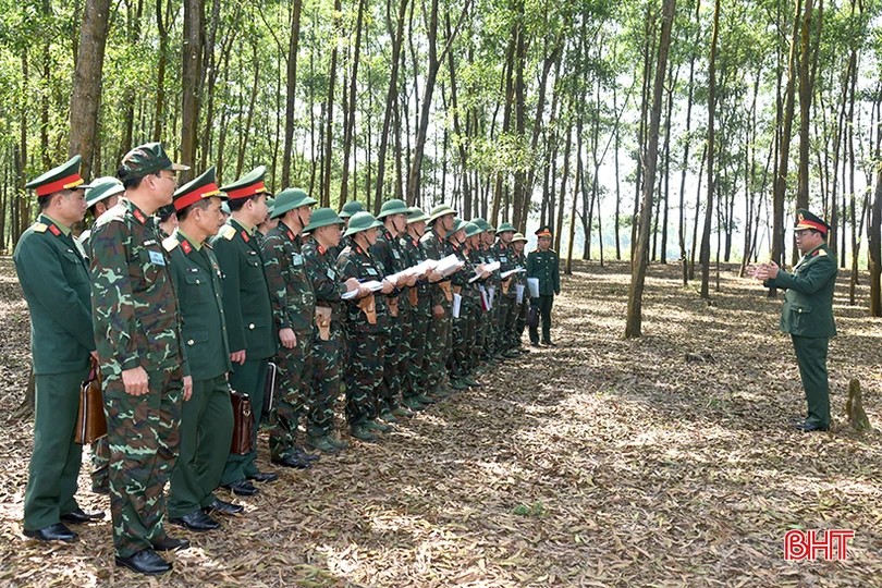 Đại tá Ngô Nam Cường - Phó Tư lệnh Quân khu chỉ ra một số vấn đề cần tập trung cho Trung đoàn 841