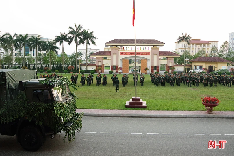 Các cơ quan Bộ CHQS tỉnh sẵn sàng cơ động ra khu căn cứ chiến đấu.