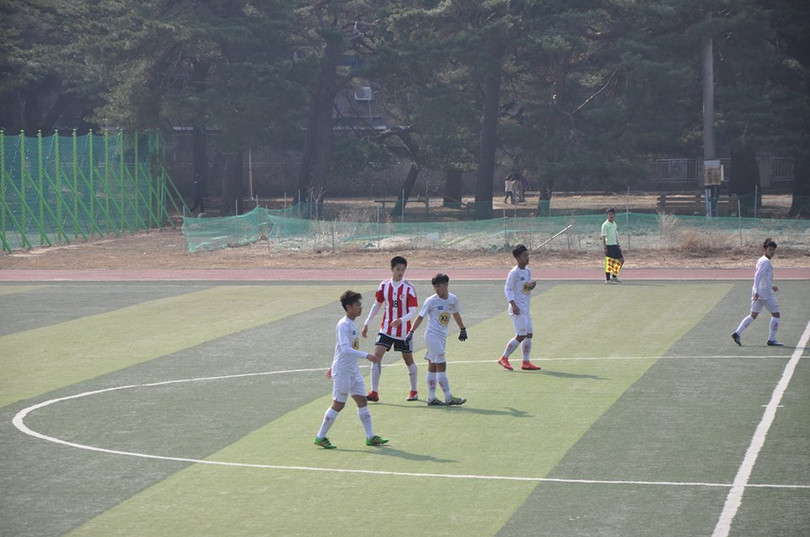 can canh dan cau thu u17 hagl dang lam mua lam gio o han quoc