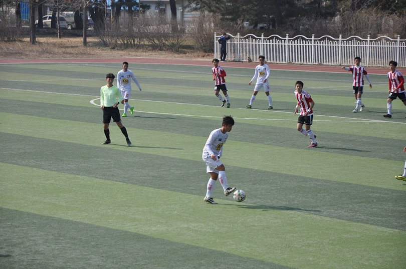 can canh dan cau thu u17 hagl dang lam mua lam gio o han quoc