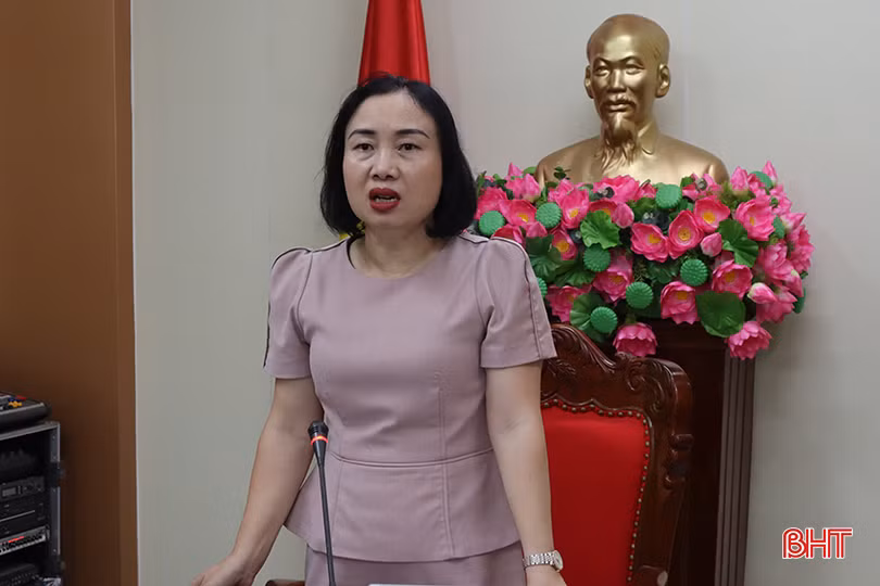 Trưởng ban Kinh tế - Ngân sách HĐND tỉnh Nguyễn Thị Thúy Nga kết luận cuộc làm việc.