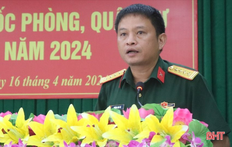 Đại tá Hoàng Anh Tú - Phó Chỉ huy trưởng, Tham mưu trưởng Bộ CHQS tỉnh báo cáo kết quả thực hiện nhiệm vụ quốc phòng, quân sự địa phương Quý I/2024 3.JPG