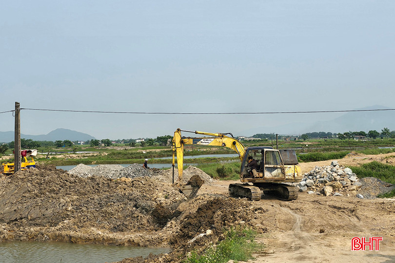 Khối lượng thi công dự án mới đạt 60%. z5336302927508_b81ad3b02c6e1d4d8cc15af81b850490.jpg
