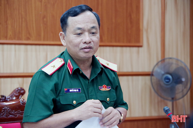 Thiếu tướng Nguyễn Ngọc Hà - Phó Tư lệnh Quân khu 4 phát biểu tại hội nghị. A5.JPG
